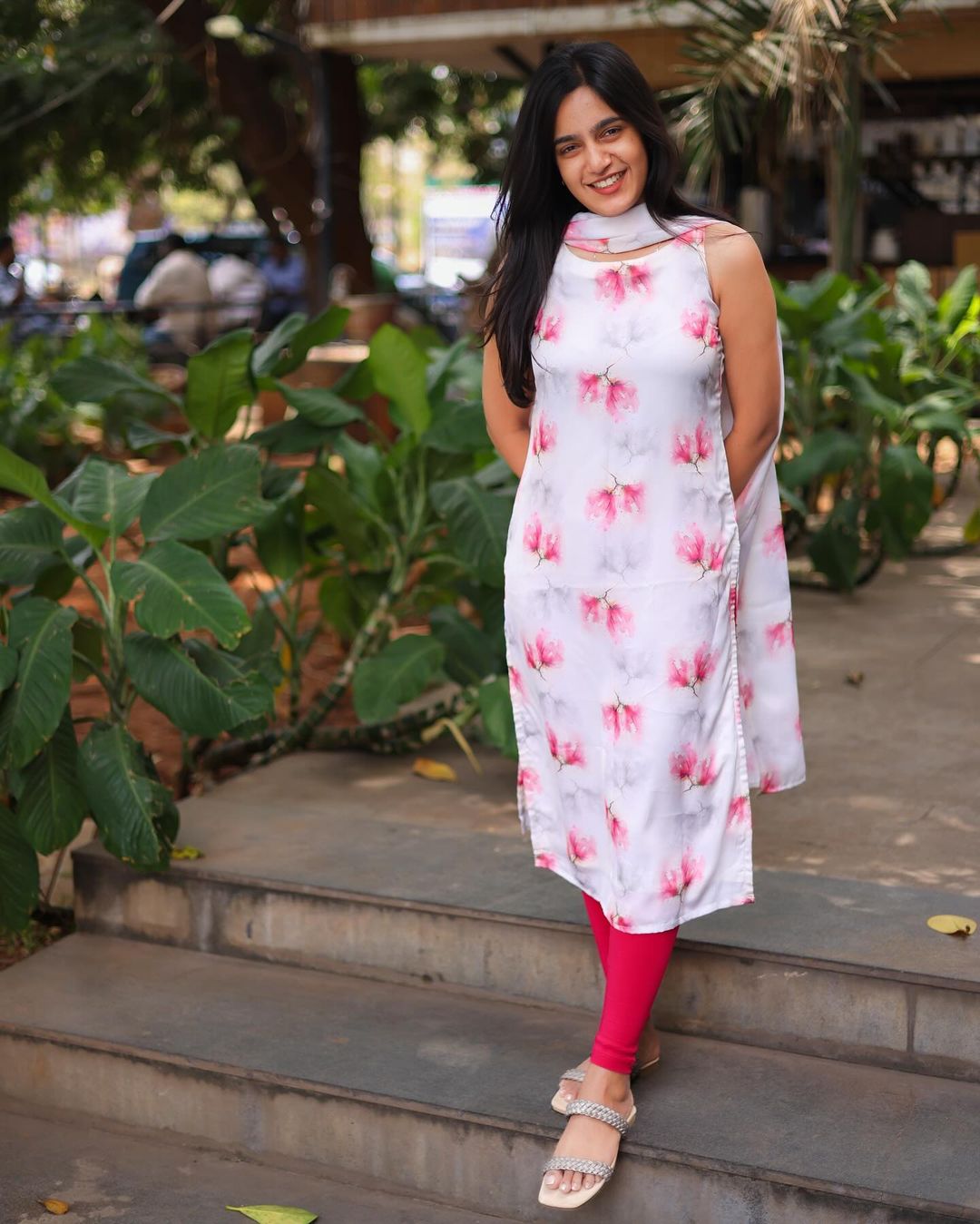 White floral Top with shawl - Studio Thari